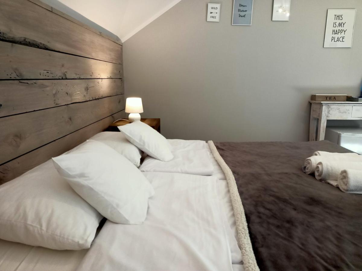 Holistyczne Ujecie Bed and Breakfast Kobyla Exteriör bild